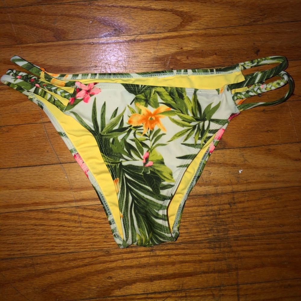 Bikini bottoms
